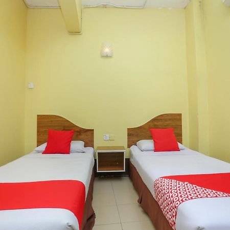 Kuala Berang Oyo 90162 Aj Hotel المظهر الخارجي الصورة