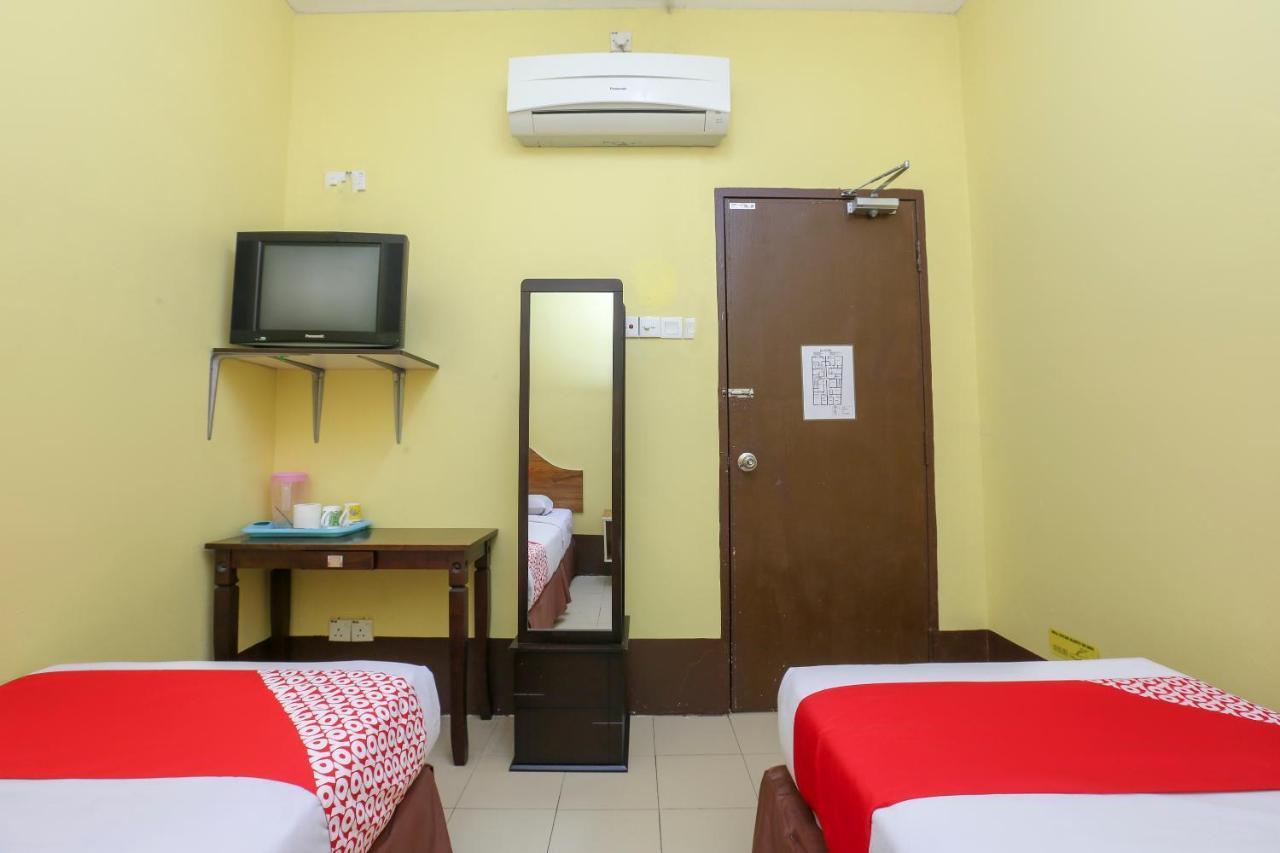 Kuala Berang Oyo 90162 Aj Hotel المظهر الخارجي الصورة